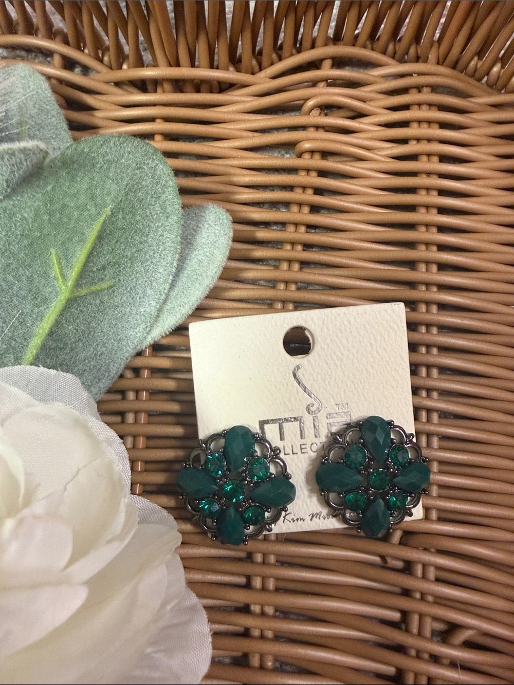 GUNMETAL/GREEN STATEMENT STUD EARINGS - NWT
